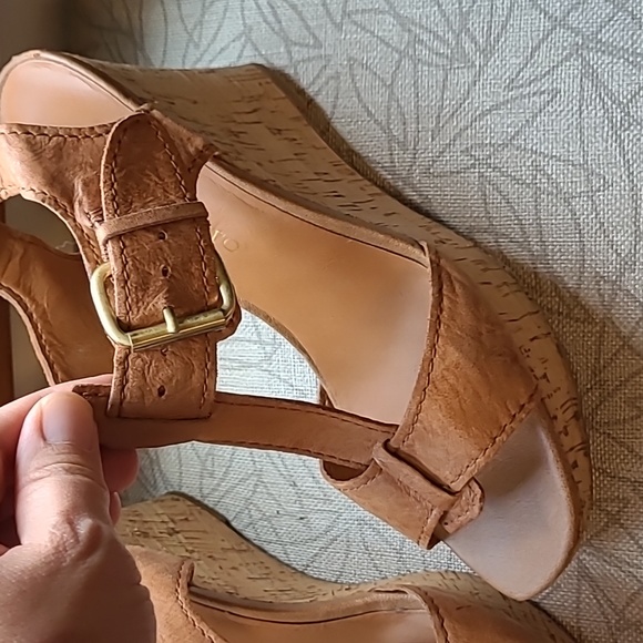 Franco Sarto Leather t strap heeled sandal - Picture 11 of 12